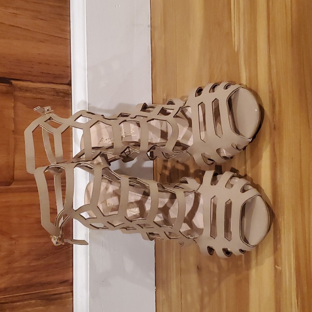 High heels - Picture 2 of 3